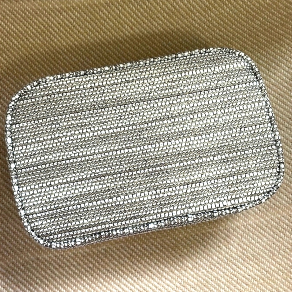 CHANEL 2022 SILVER GOLD TWEED COSMETIC BAG Pouch HOLIDAY LIMITED EDITION NEW - Picture 3 of 7